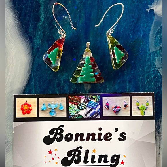Bonnie’s Bling One Of A Kind Fused Glass Jewelry and Accessories to Wear. - Picture 4 of 15